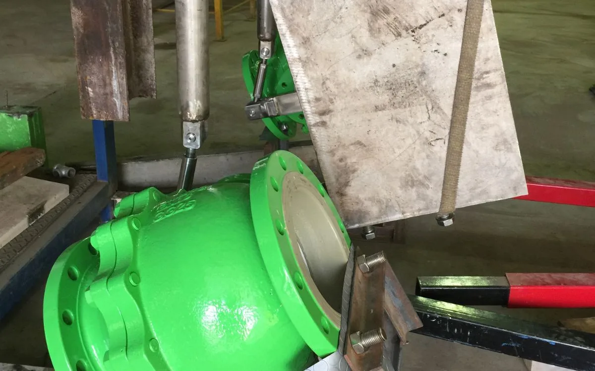 Shop testing of the counterweight bypass mechanism on a purpose-built rig at ITS de Venezuela