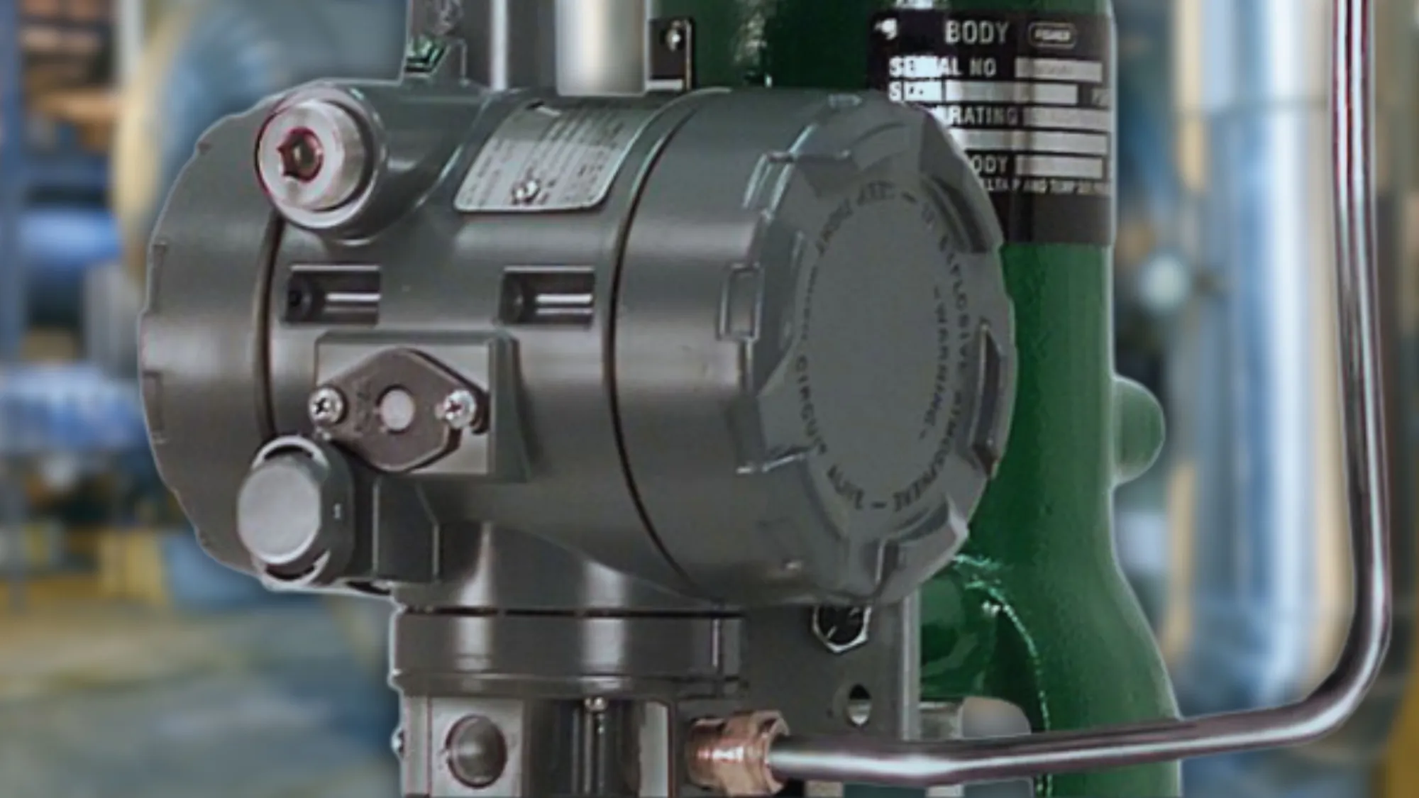 Fisher™ electro-pneumatic I/P transducer mounted on a control valve