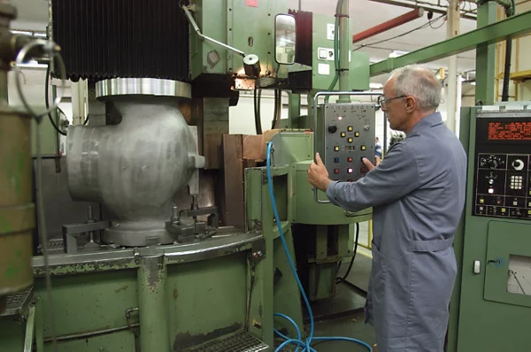 Fisher™ Three-Way Control Valves