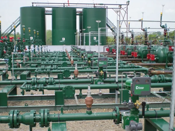 Fisher™ Pneumatic Controllers & Recorders